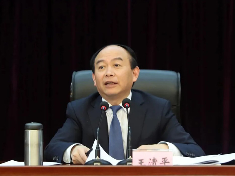 辦公室如“大學(xué)”，是培養(yǎng)干部的搖籃；